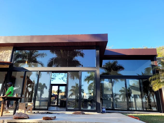 Vidros Refletivos (Pele de Vidro)